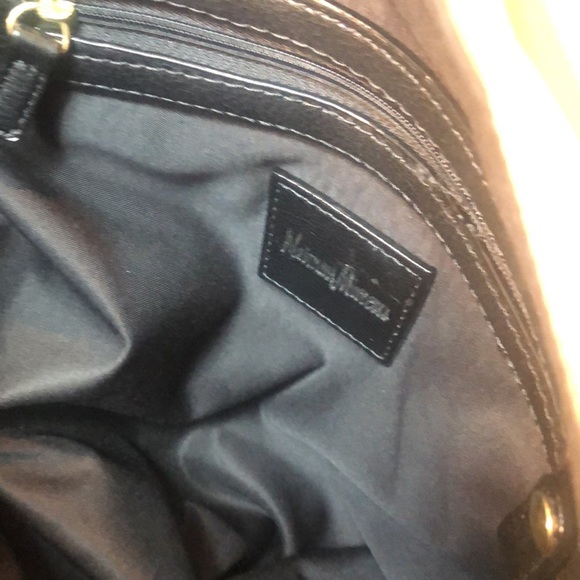 NEIMAN MARCUS | Tri-Tone Tote - Picture 5 of 13